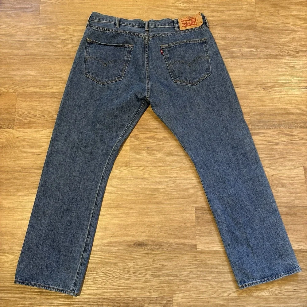 Levis 501 Denim Jeans Mens‎ Size 40 X 30 Original Fit Button Fly Medium Wash 1M